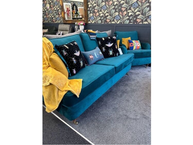 Custom Comfort – Tailor Made Sofas & Chairs Business Up for Grabs Photo 9