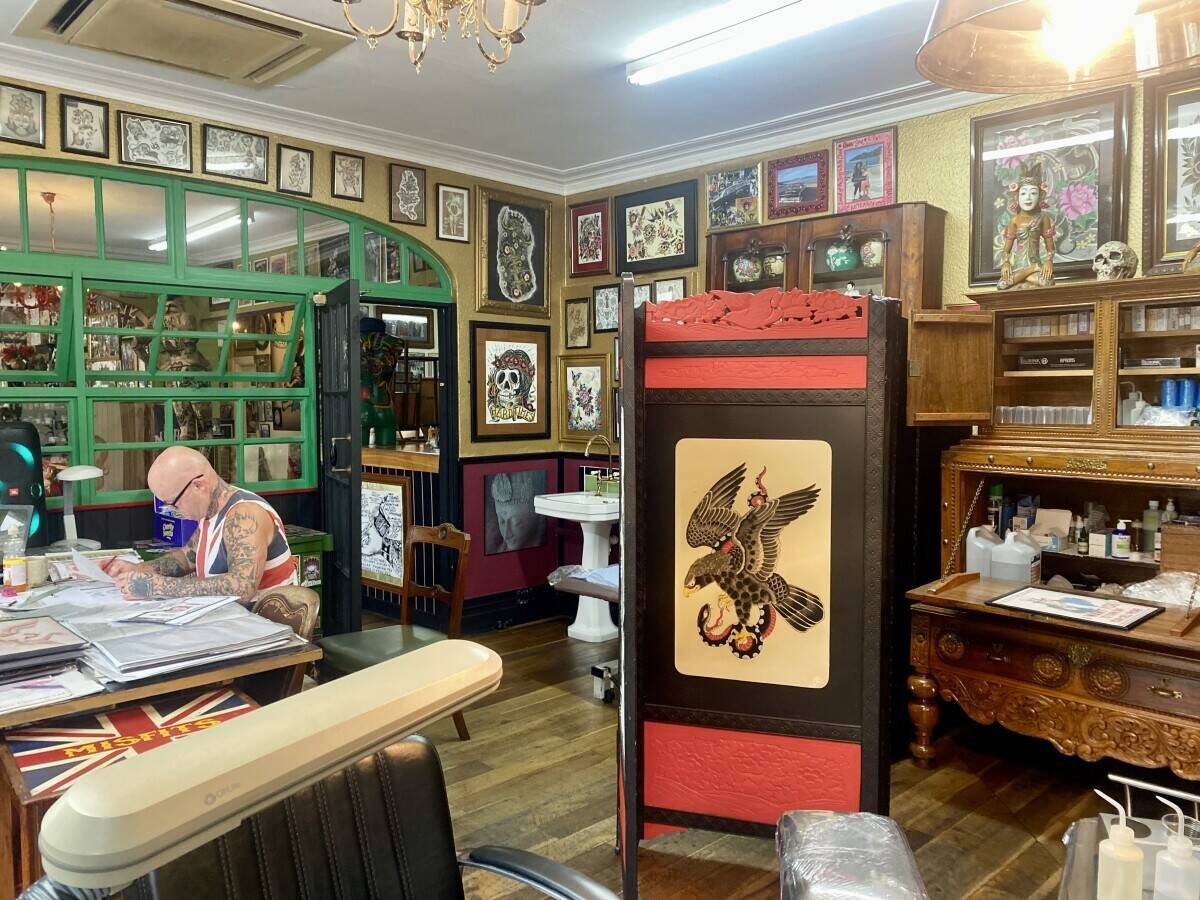 Unique Custom Tattoo Studio for sale in Devon  Photo 9