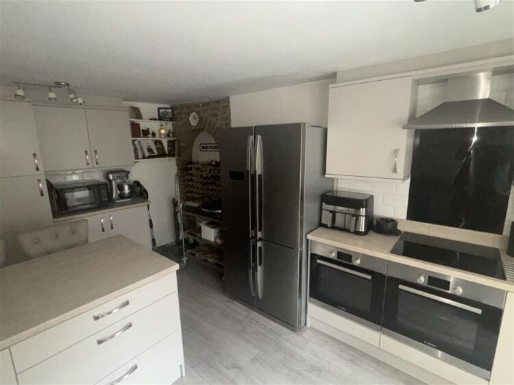 House For Sale in Leeds Photo 9