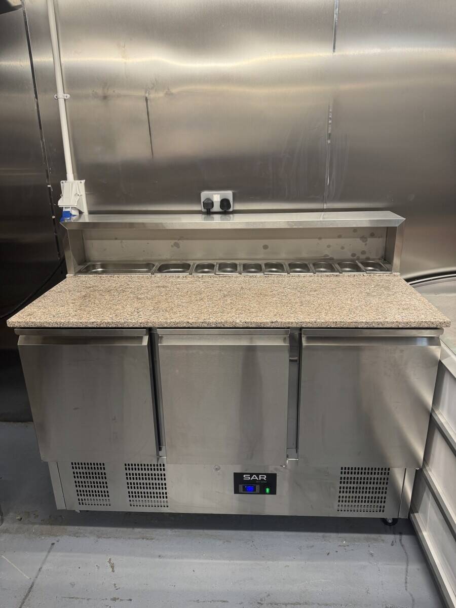 Fully Equipped Takeaway / Dark Kitchen – Brand New Setup