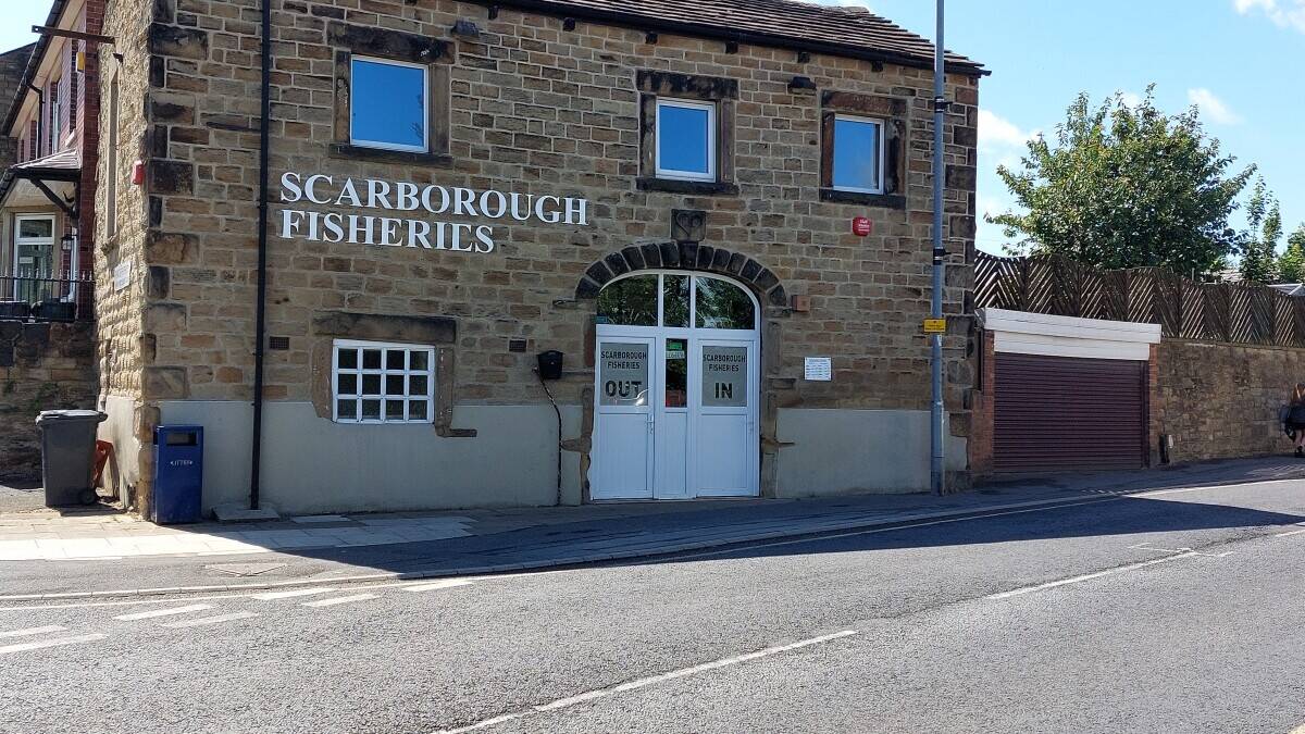 Fish and Chip Shop with 3 Bedroom House in Thornhill Photo 7