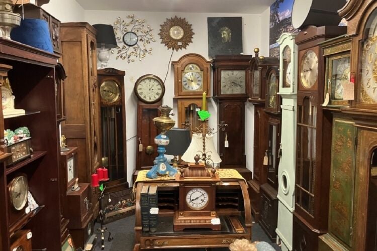 Antique Shop & Specialist Clock Repair - Devon Photo 9