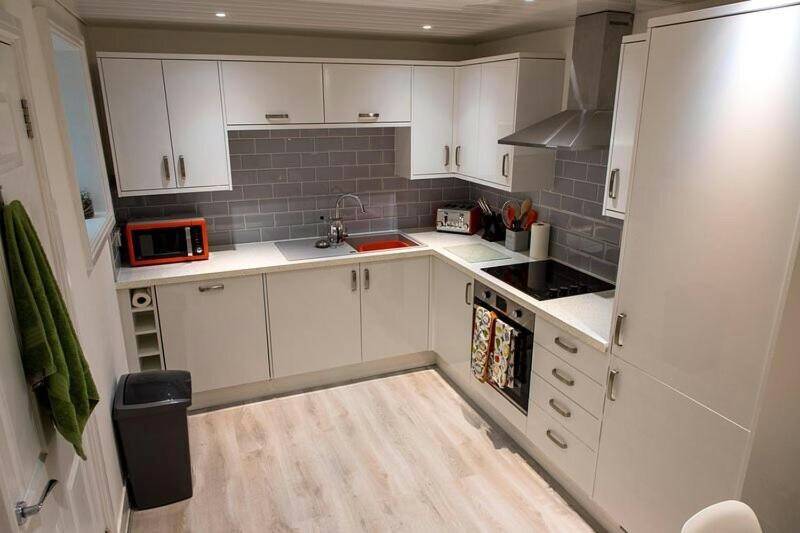 CONWY – FULLY REFURBISHED BED & BREAKFAST LOCATED ON LLANDUDNO’S NORTH SHORE
