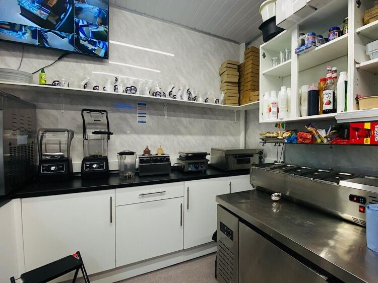 Leasehold Vape Store & Dessert Cafe Located in Nottingham