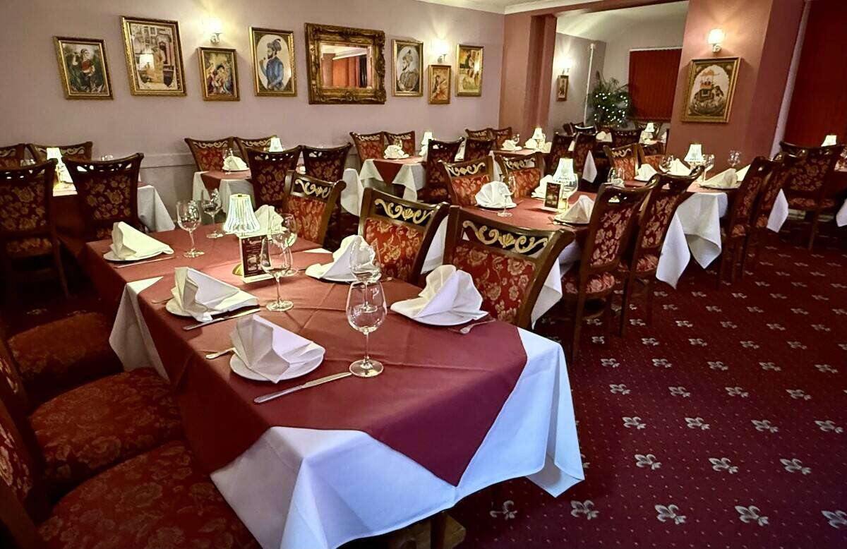 Two Thriving Restaurants with Large Function Suite – Prime Huntingdon Location

 Photo 9