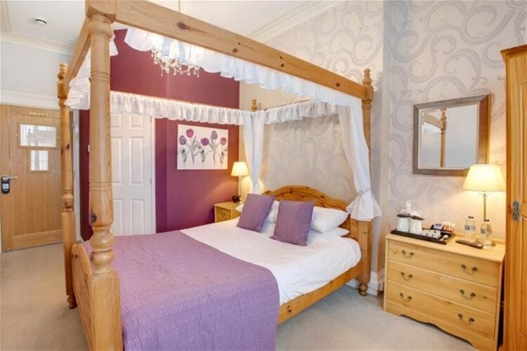 Elegant Victorian 12-bedroom hotel set on the English Riviera For Sale in Torquay Photo 9
