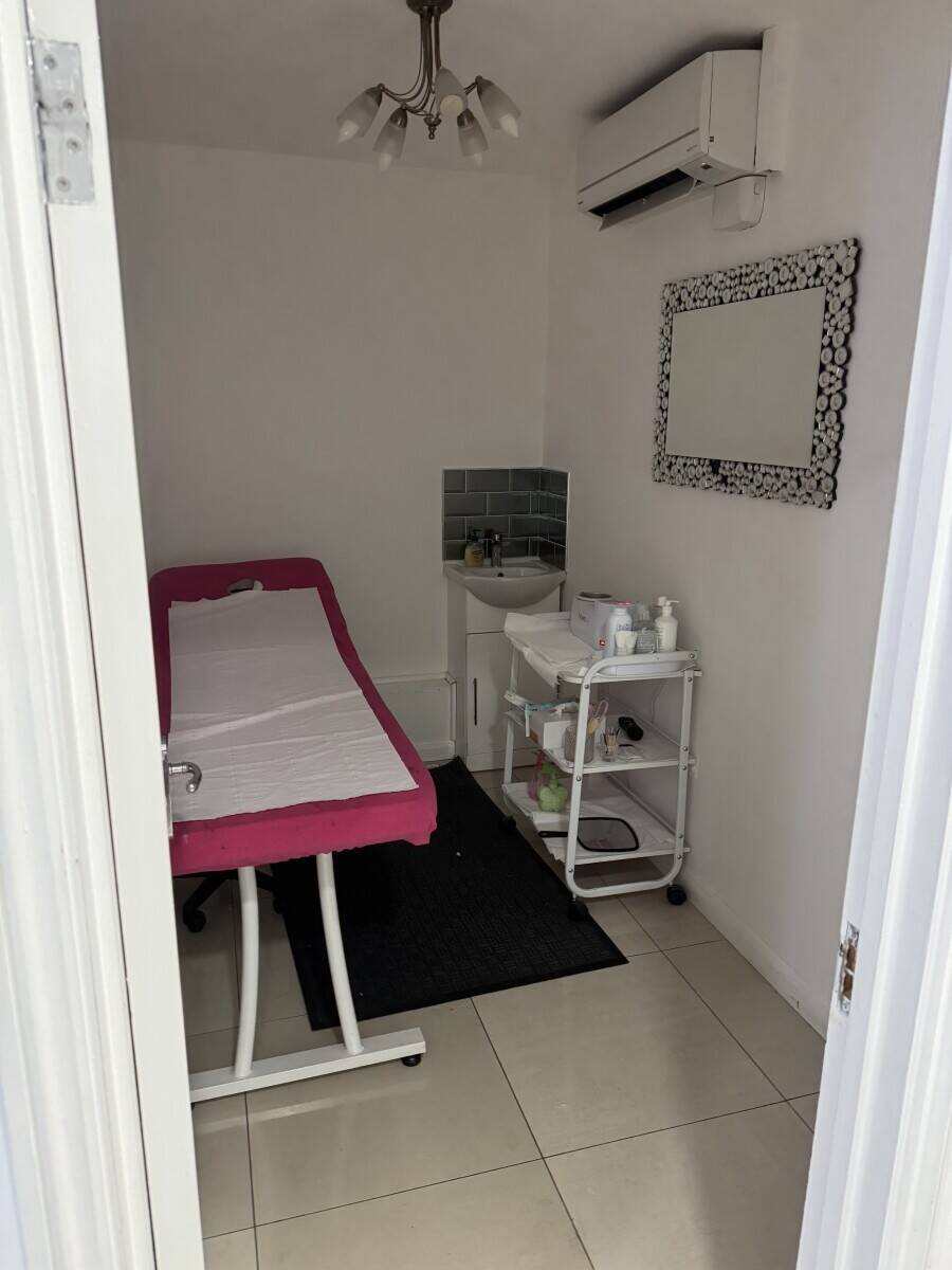 Beauty & Hairdressing salon in Chingford Mount