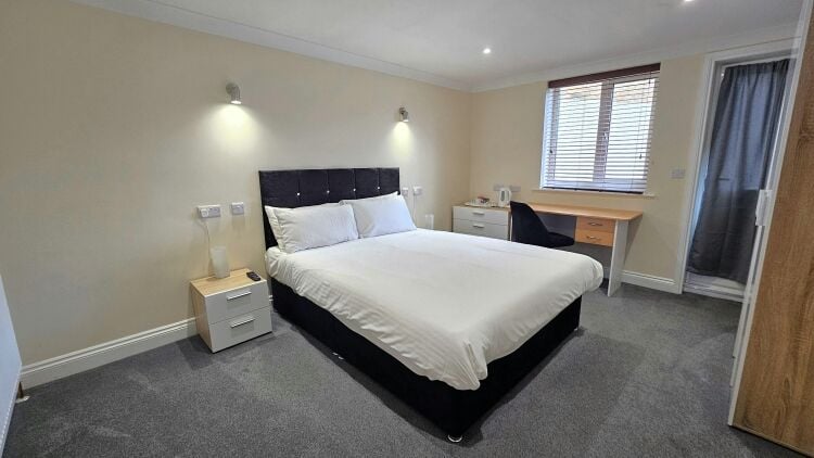 33 Bedroom Hotel with Panoramic Bay Views Photo 9