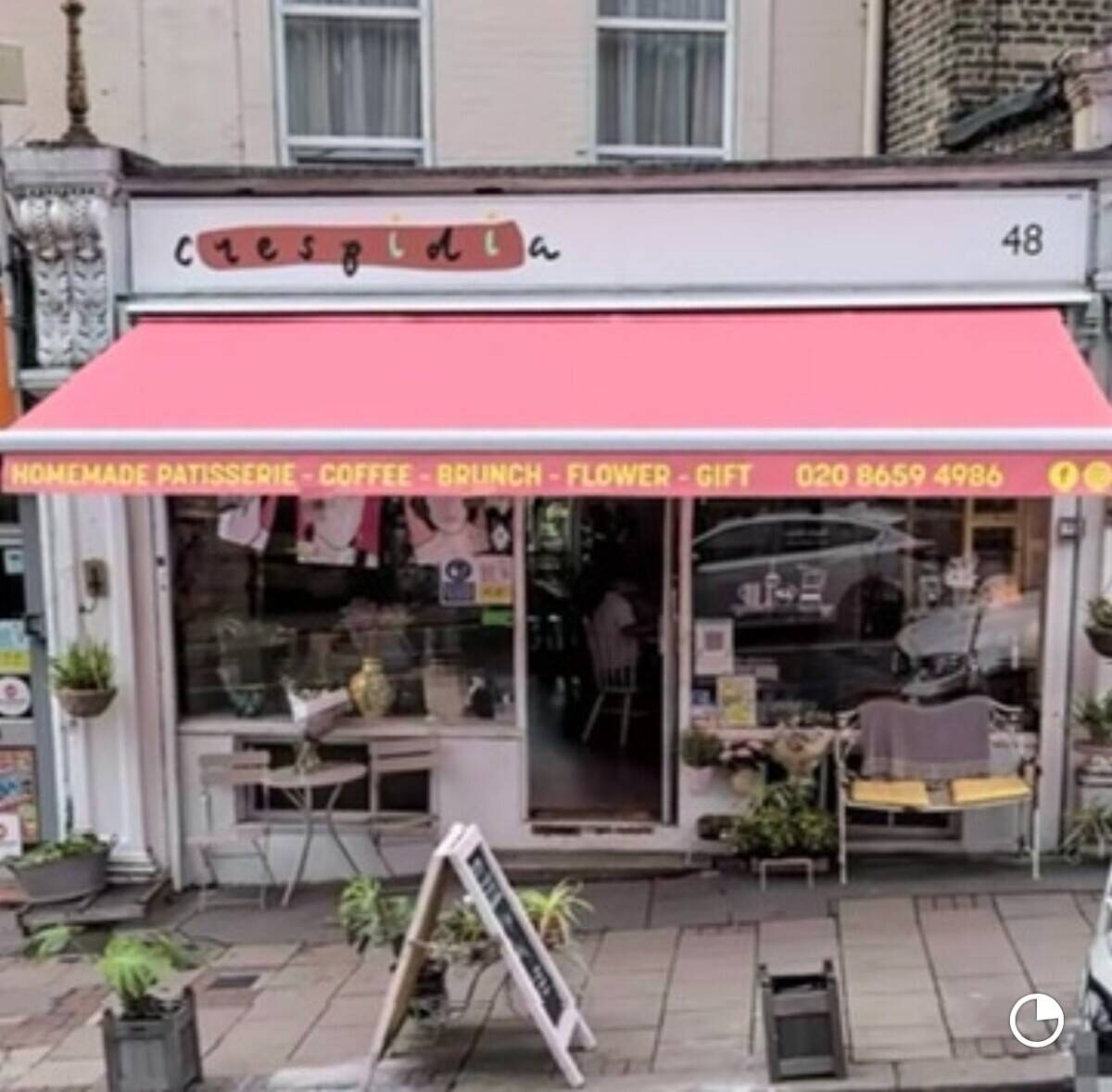 Vintage vibes caf&eacute; and cakes for sale Photo 9