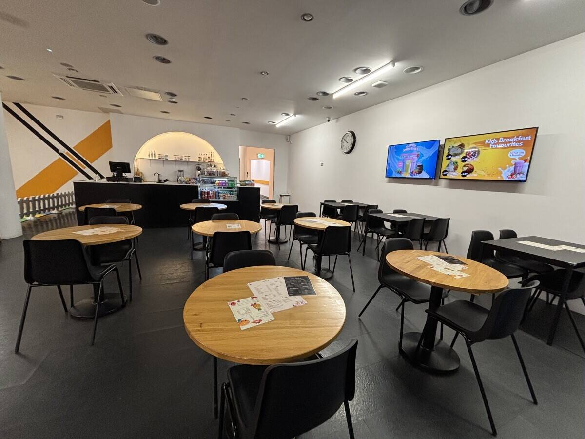Family entertainment Centre for sale in Enfield Town  Photo 10
