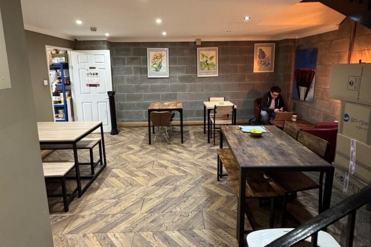 Coffee Shop - London Photo 9