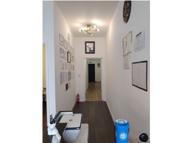 Be Your Own Boss in Beauty – Fully Equipped Salon for Sale