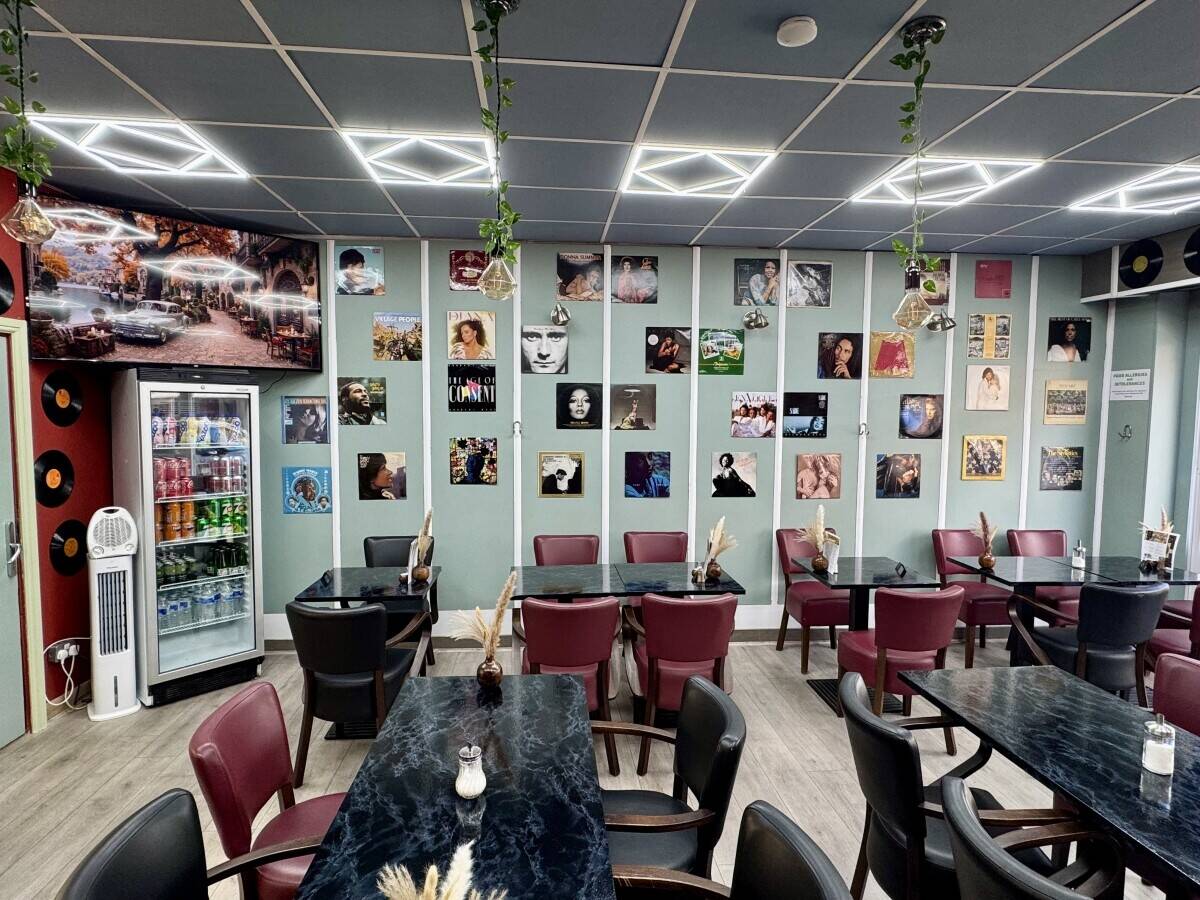 Café/Restaurant Business Photo 9