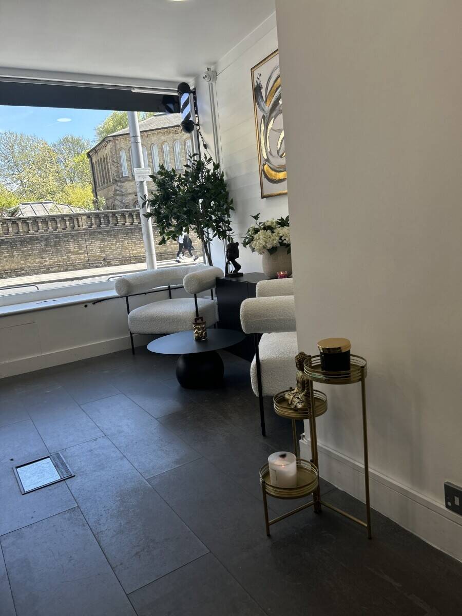 Barber shop for sale Men’s grooming room in Chelsea London Affluent area