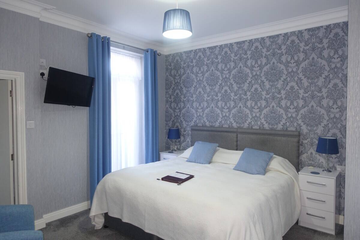 Immaculate Freehold Guest House Convenient Beach in Weymouth Photo 9
