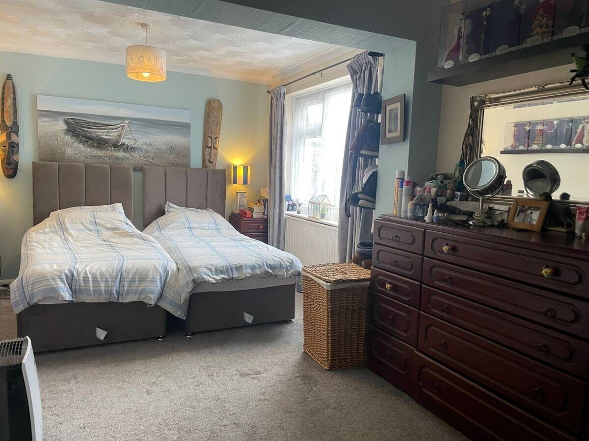 LINCOLNSHIRE COAST - 7 BEDROOM GUEST HOUSE CLOSE TO THE SEAFRONT