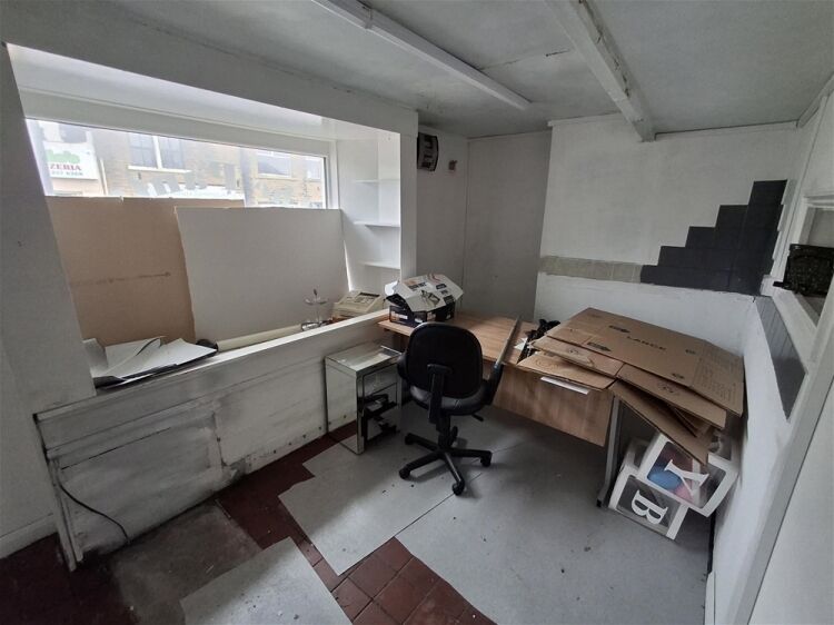Cafe & Sandwich Bars For Sale in Leeds Photo 9