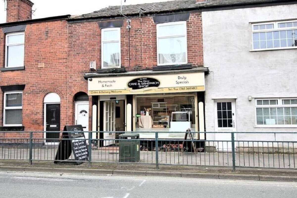 Leasehold Hot and Cold Food Coffee Dessert Café Takeaway Business Hyde Greater Manchester For Sale Photo 9