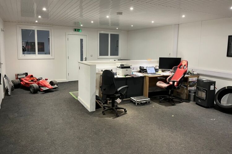 Established Vehicle Repair Business - Hull