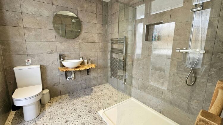 Character Home & Income B&B Ideally Located Between Shops & Seafront Photo 9