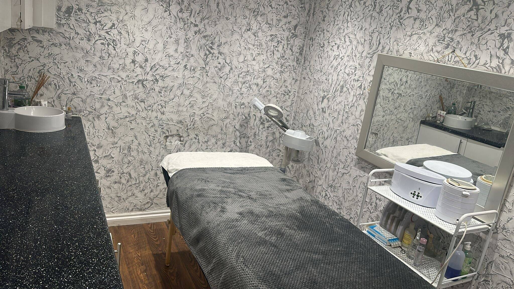Beauty Salon for Sale – Prime Location – Strong Weekly Turnover
