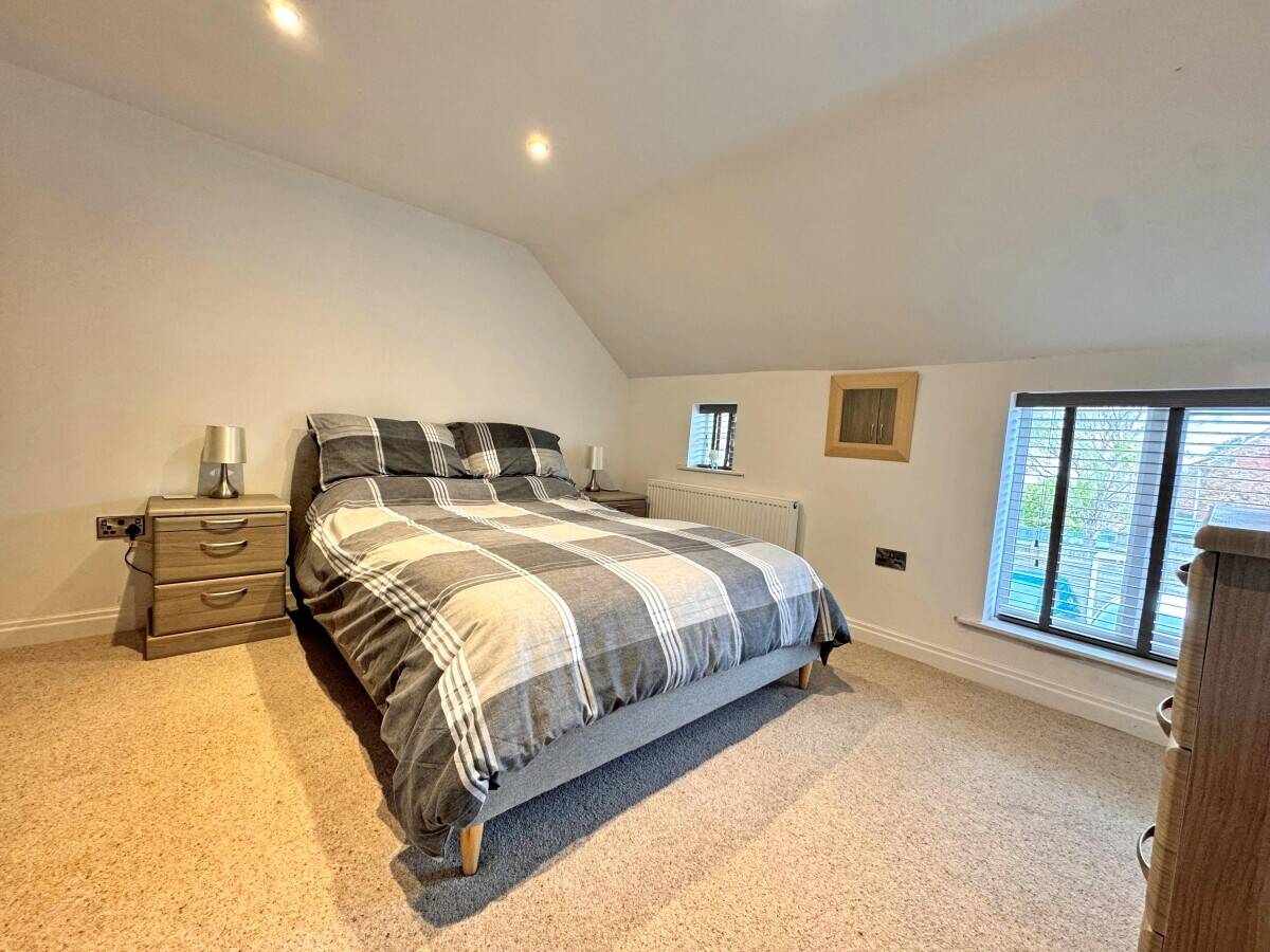 NORTH YORKSHIRE - VILLAGE PUB AND NEWLY BUILT 2 BEDROOM COTTAGE Photo 9