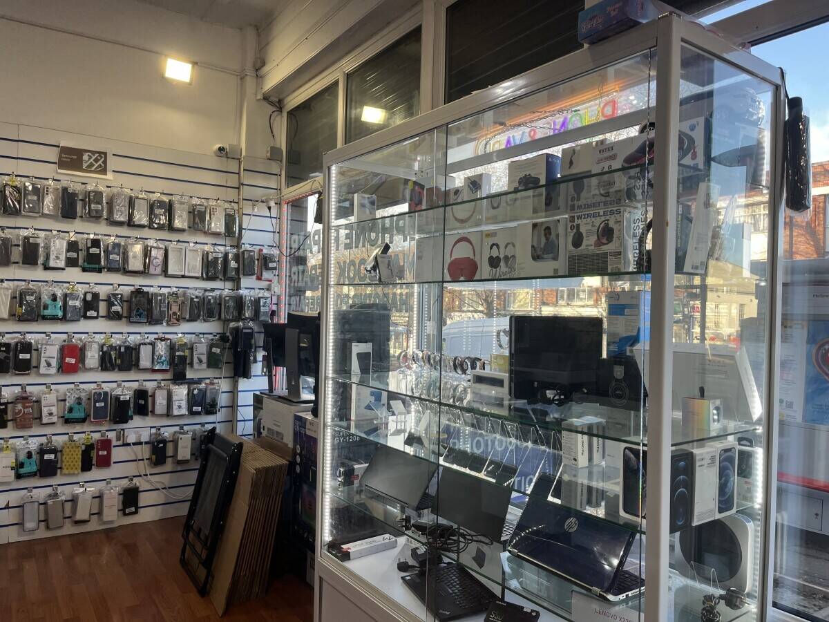 Mobile & Laptop Sales & Repair shop Photo 9