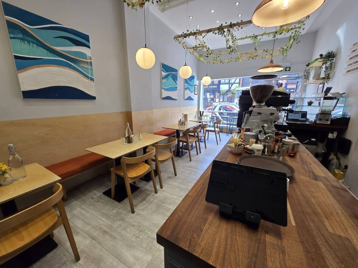 Café/Restaurant for Sale in Prime Location Photo 9