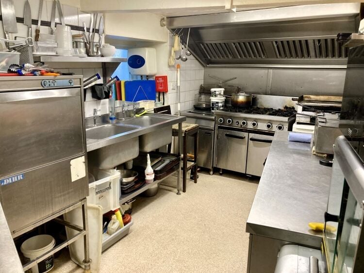 CAFÉ, BAR, RESTAURANT & TAKEAWAY