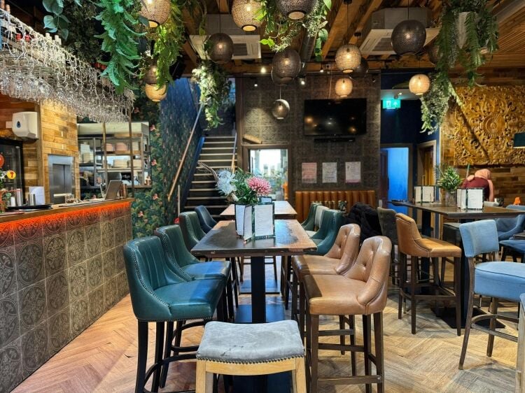 100 Cover Bar & Restaurant, Giffnock, Glasgow Southside