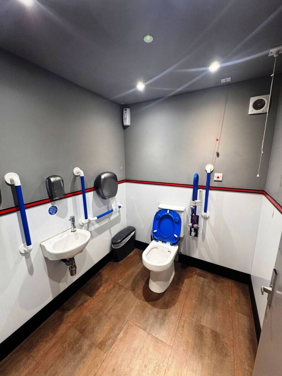 EXCEPTIONALLY FITTED FAST FOOD TAKEAWAY/RESTAURANT LICENCE TO TRADE UNTIL 5AM—FULL A3 Photo 9