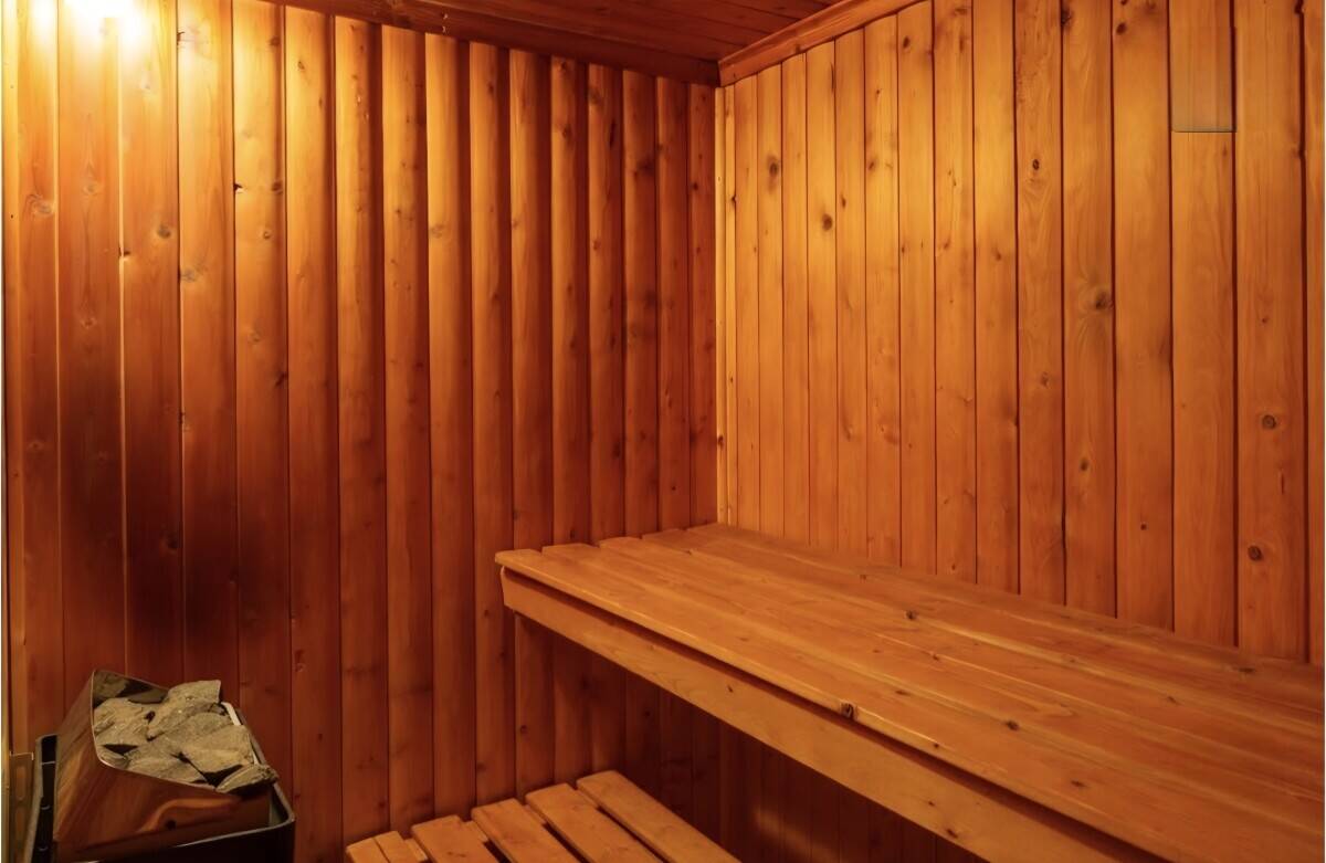Wellbeing treatment centre for sale Photo 9