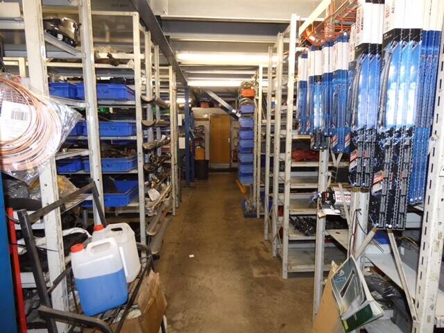 Peugeot and Citroen Repair Centre With MOT For Sale Greater Manchester Photo 9