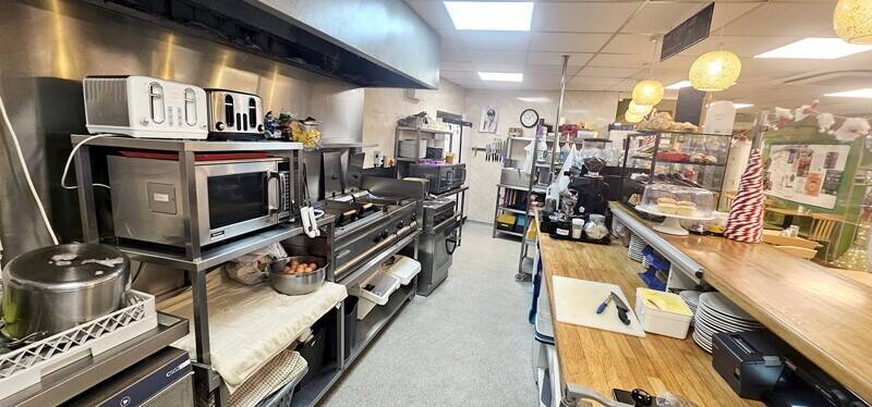 Substantial cafe premises with first floor dance studio within heart of Hamilton town centre Photo 9