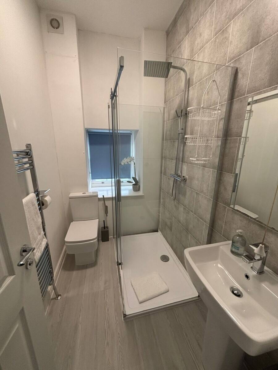 CONWY - FOUR BEAUTIFULLY APPOINTED HOLIDAY APARTMENTS ON THE EDGE OF SNOWDONIA NATIONAL PARK