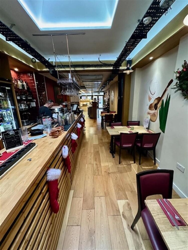 LEASEHOLD
LIC. MEXICAN RESTAURANT TAKEAWAY