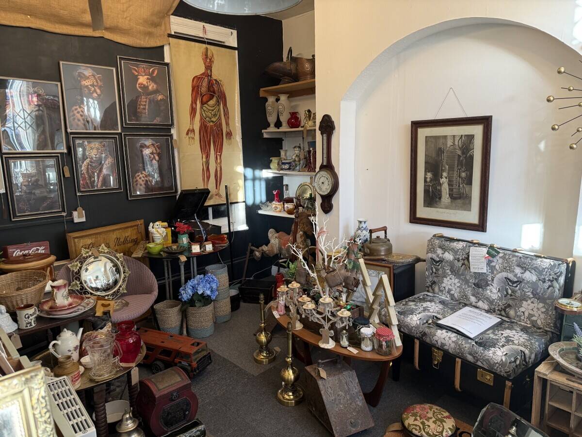 Antique Vintage and Homeware shop in Stourport on Severn Photo 9