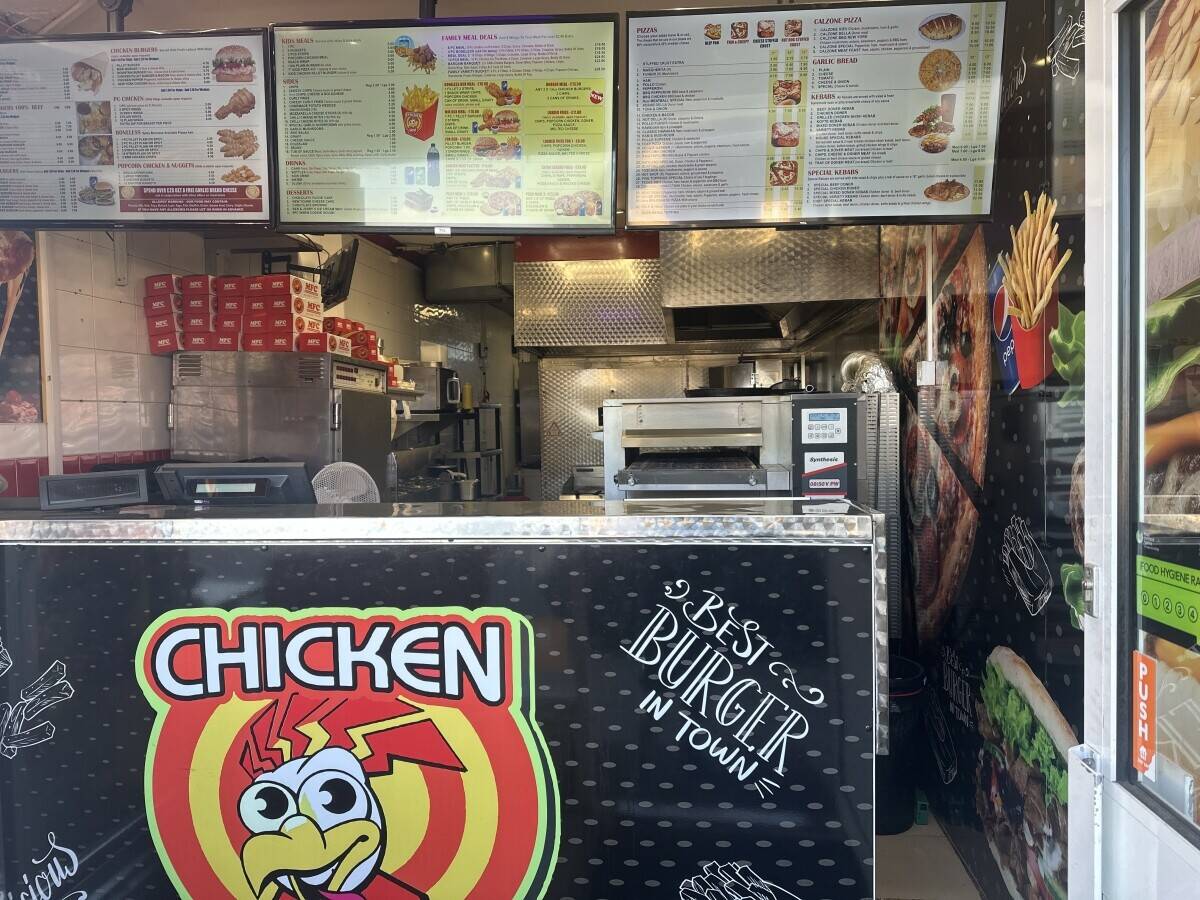 Chicken and pizza takeaway