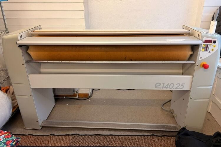 Established Launderette/Dry Cleaners - Rochdale Photo 9