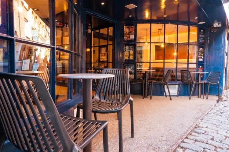 Iconic Central Exeter Bar & Restaurant For Sale in Exeter Photo 9