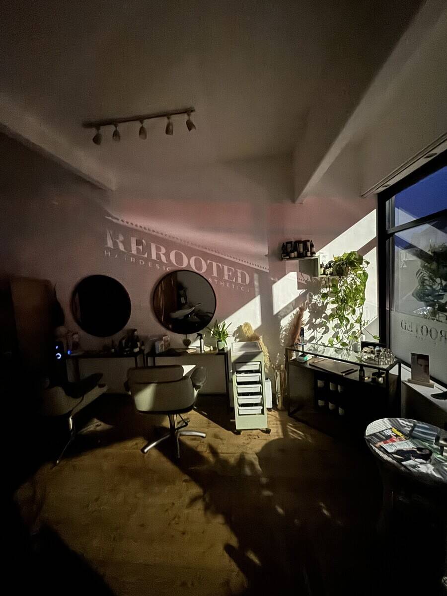 Small Turn-key hairdressing business for sale