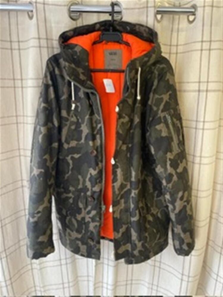 LEASEHOLD
VINTAGE CLOTHES SHOP