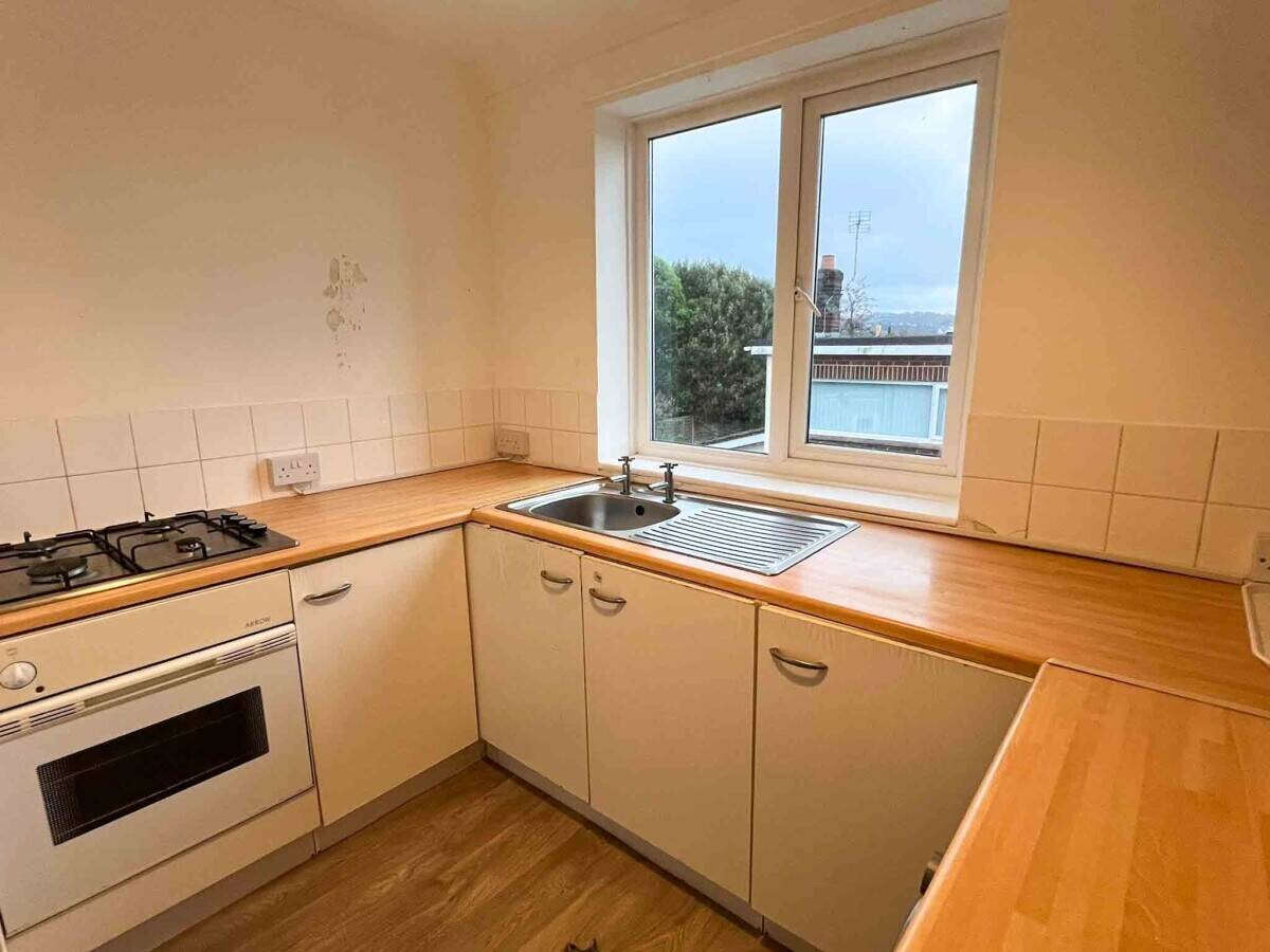A successful Fish & Chip shop with accommodation for sale Photo 9