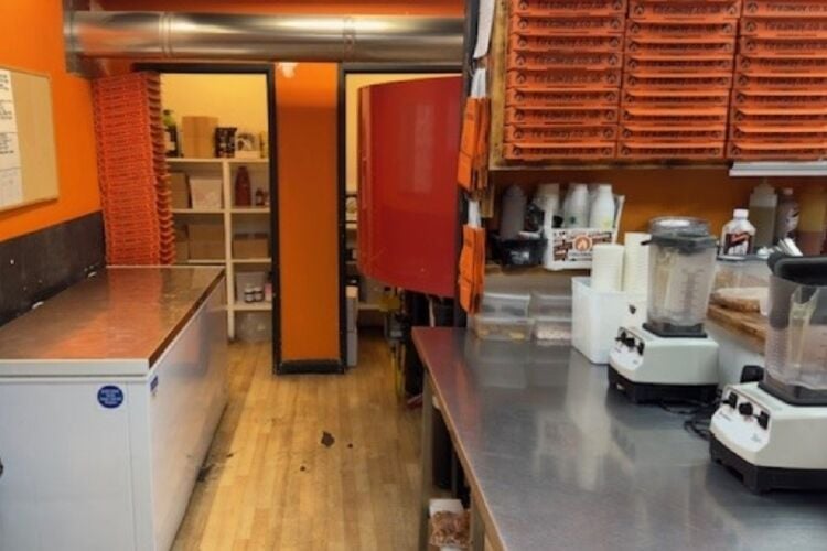 Franchise Pizza Restaurant/Takeaway - Northenden Photo 9