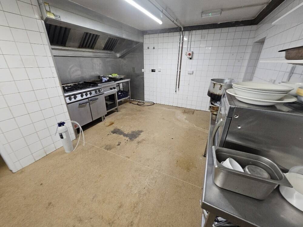 Thatched Dorset Country Freehouse With 3 Bedroom Accommodation, Near Bridport