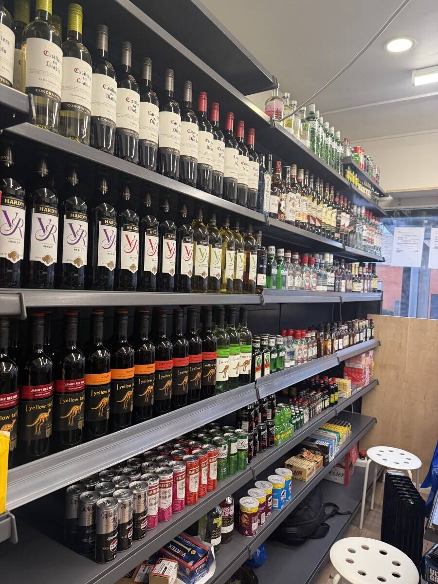 Off Licence & Grocery Shop for Sale – Bounds Green in a prime location Photo 9
