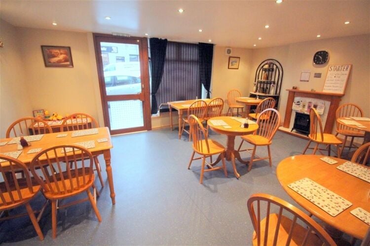 Vacant Chip Shop & Cafe with Owners Accommodation Photo 9