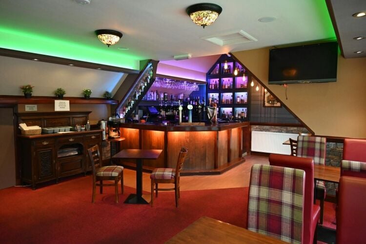 Highly Profitable Highland Inn, Restaurant, Bar and Accommodation Photo 9