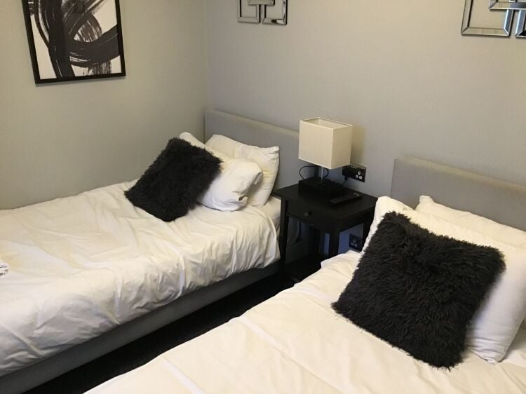 GUEST HOUSE IN VIBRANT SEASIDE TOWN, VALE OF GLAMORGAN Photo 9