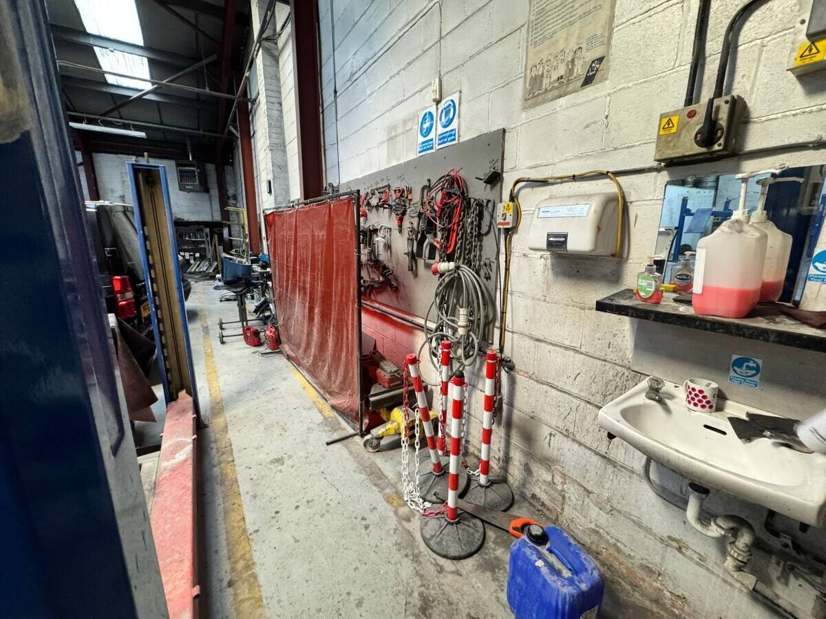 Bodyshop for sale in Walsall
